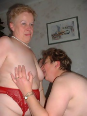 Granny gets her pussy licked by teen in old and young pics