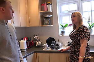AuntJudysXXX - Superb Plumper MILF Charlie Rae Fucks say no to Lazy Dissimulate Nephew in along to Kitchen