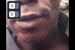 Adama l'ivoirien se masturbe sur webcam