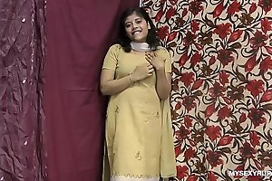 Rupali Indian Girl In Shalwar Suit Brigandage Show