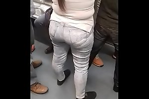 Milf culona en el metro de icy ciudad de México