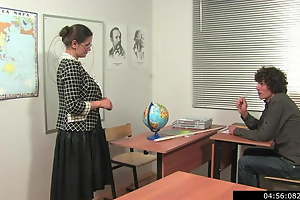 Russian teachers prefer additional lessons with lagging students 1