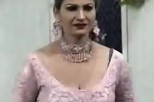 Saima Khan hot mujra