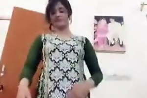 Pakistani girl enjoys slay rub elbows with making time for ik
