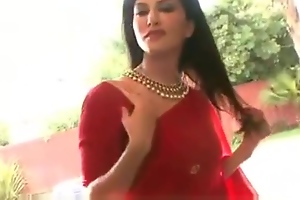 Sunny Leone Sex Tips - BREAST PLAY - Mistakes to Sucking Boobs ( Hindi )
