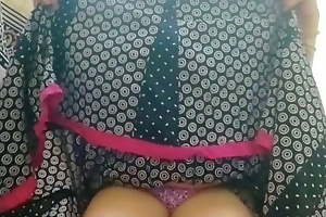 Indian skirt Manisha showing her unveil tits and ass